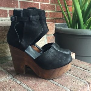 Five worlds heels size 7-1/2 black leather